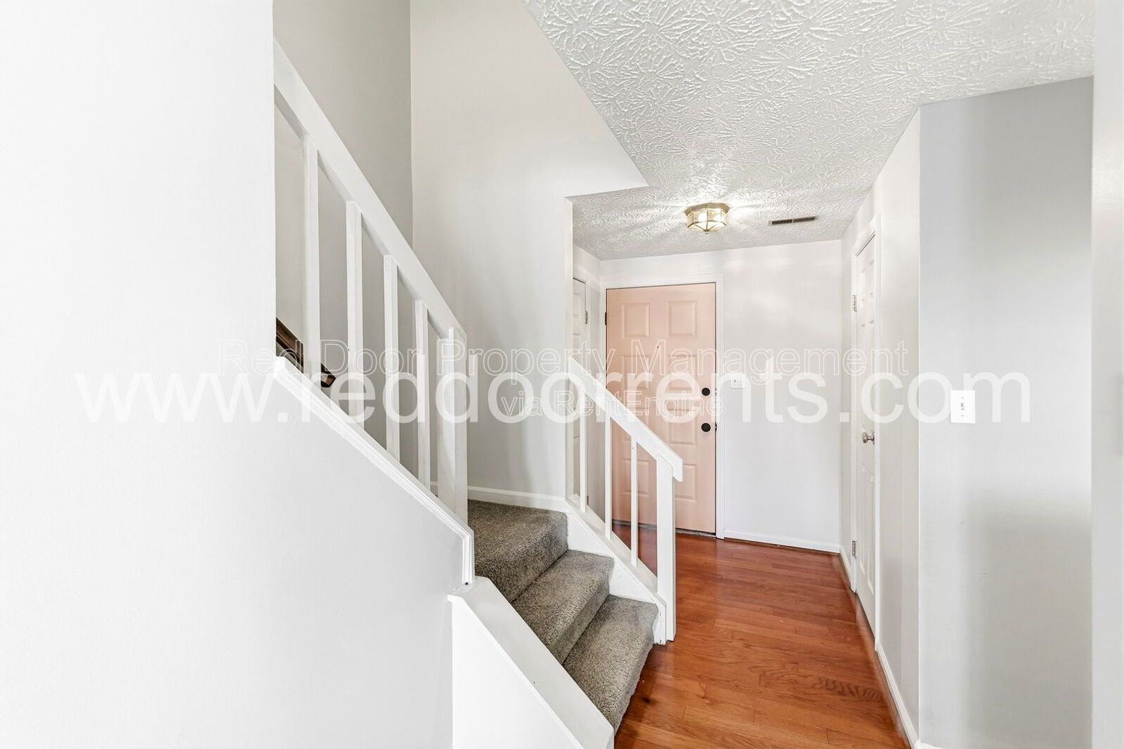 Charming 2BR/1.5BA Home Near Eagle Creek Park property image