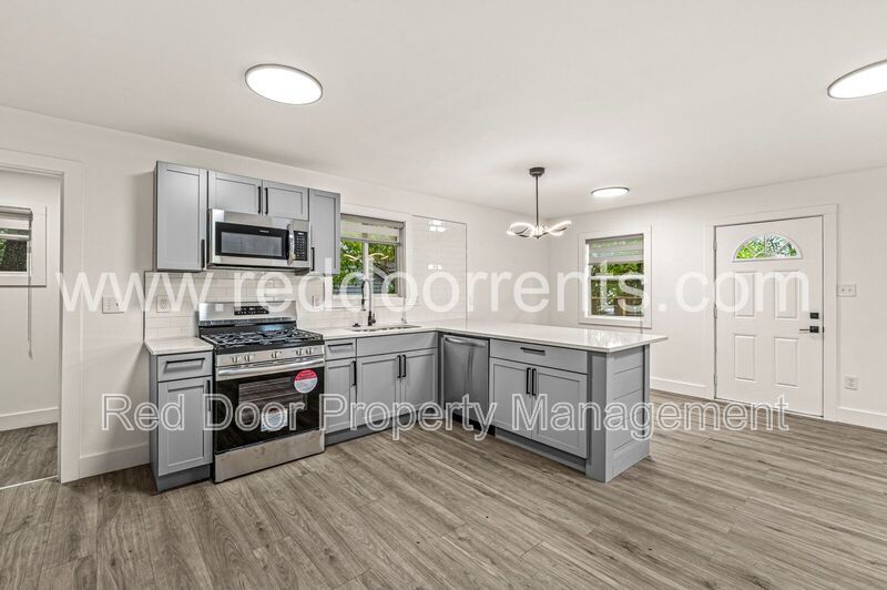 Stylish 3-Bed, 2-Bath Home Minutes from Downtown Indy! property image