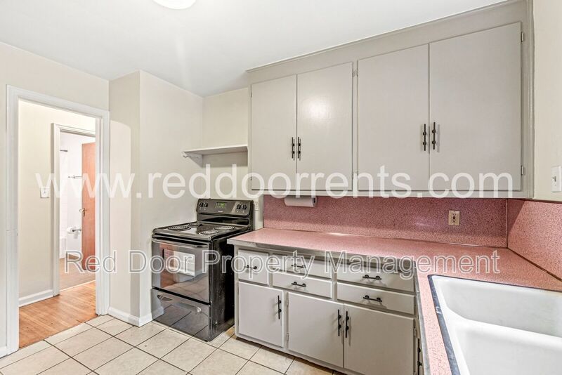 ✨ MOVE-IN SPECIAL: HALF OFF THE FIRST MONTH’S RENT!! ✨ property image