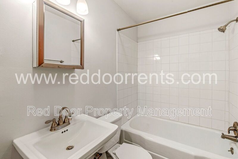 ✨ MOVE-IN SPECIAL: HALF OFF THE FIRST MONTH’S RENT!! ✨ property image