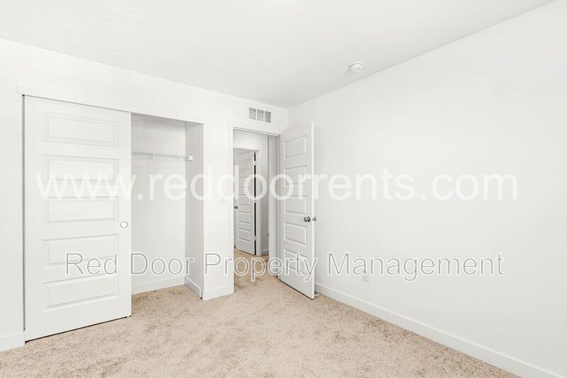 ✨ Move in now and get 50% OFF your first month’s rent when you sign an 16-month lease! ✨ property image