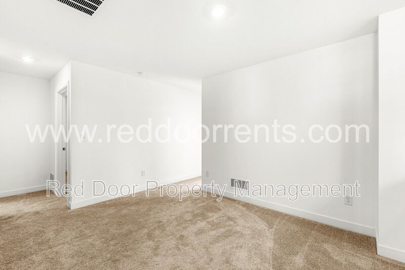 ✨ Move in now and get 50% OFF your first month’s rent when you sign an 16-month lease! ✨ property image