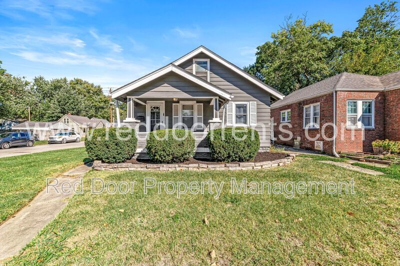 Conveniently Located 3-Bedroom Bungalow with Smart Upgrades! Accepting 6-Month Lease property image