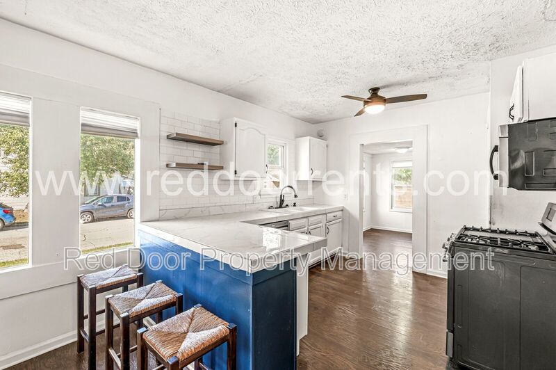 Conveniently Located 3-Bedroom Bungalow with Smart Upgrades! Accepting 6-Month Lease property image