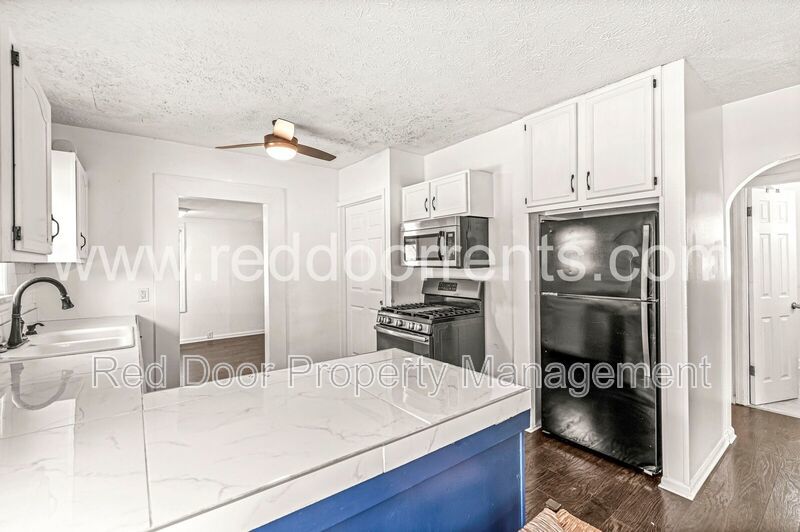 Conveniently Located 3-Bedroom Bungalow with Smart Upgrades! Accepting 6-Month Lease property image