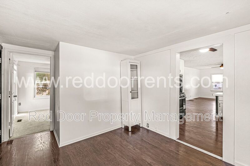 Conveniently Located 3-Bedroom Bungalow with Smart Upgrades! Accepting 6-Month Lease property image