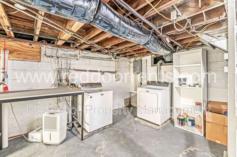 Conveniently Located 3-Bedroom Bungalow with Smart Upgrades! Accepting 6-Month Lease property image