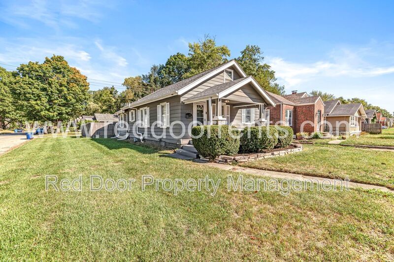 Conveniently Located 3-Bedroom Bungalow with Smart Upgrades! Accepting 6-Month Lease property image