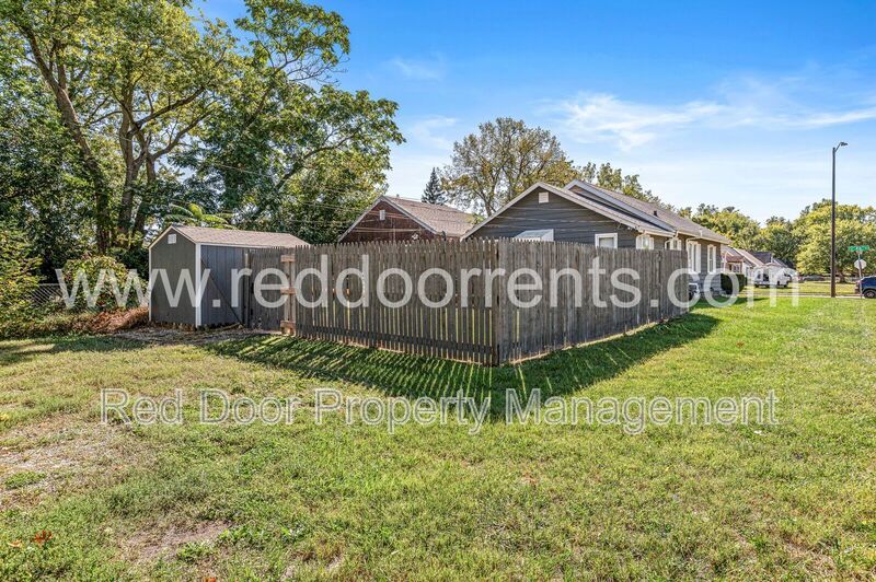 Conveniently Located 3-Bedroom Bungalow with Smart Upgrades! Accepting 6-Month Lease property image