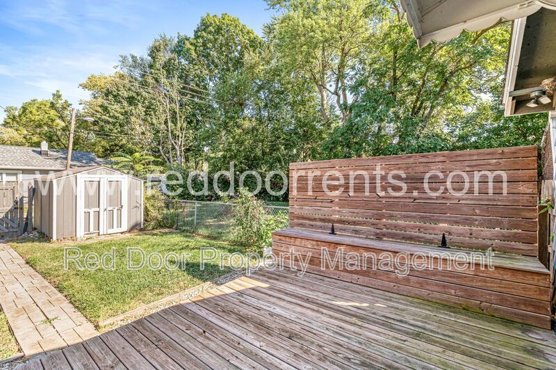 Conveniently Located 3-Bedroom Bungalow with Smart Upgrades! Accepting 6-Month Lease property image