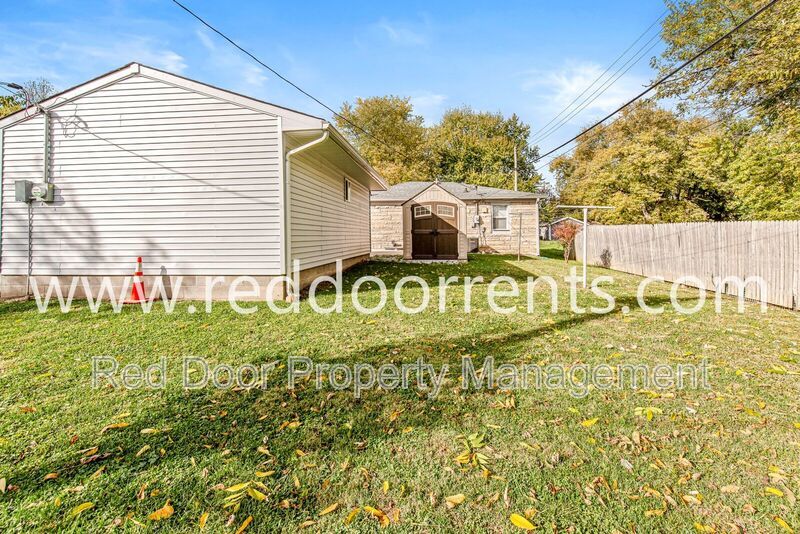 Coming Soon! Check out this adorable and affordable 2 bedrooms/1 full bath home! property image