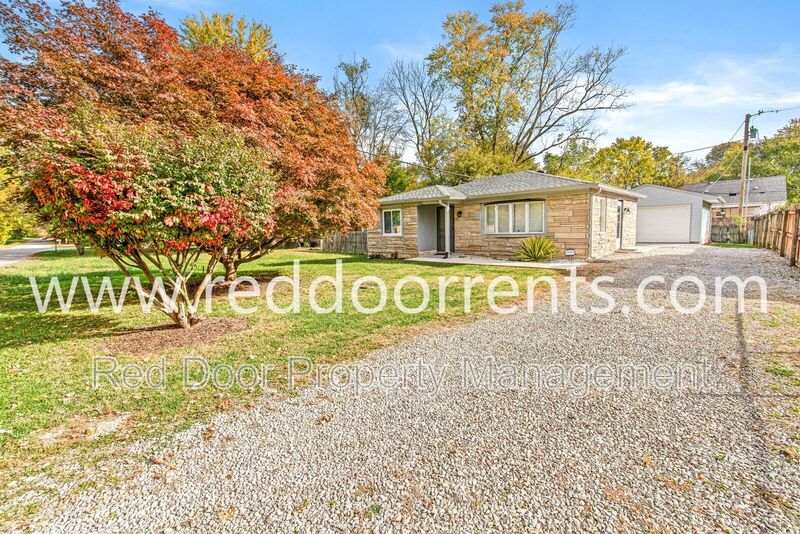 Coming Soon! Check out this adorable and affordable 2 bedrooms/1 full bath home! property image