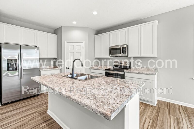 Charming 3-Bed / 2.5-Bath Home with 2,376 Sq Ft in Prime Indianapolis Location! property image