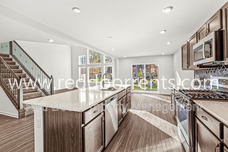 Bright & Modern Brand New Home with Over 4,300 sq ft in Avon property image