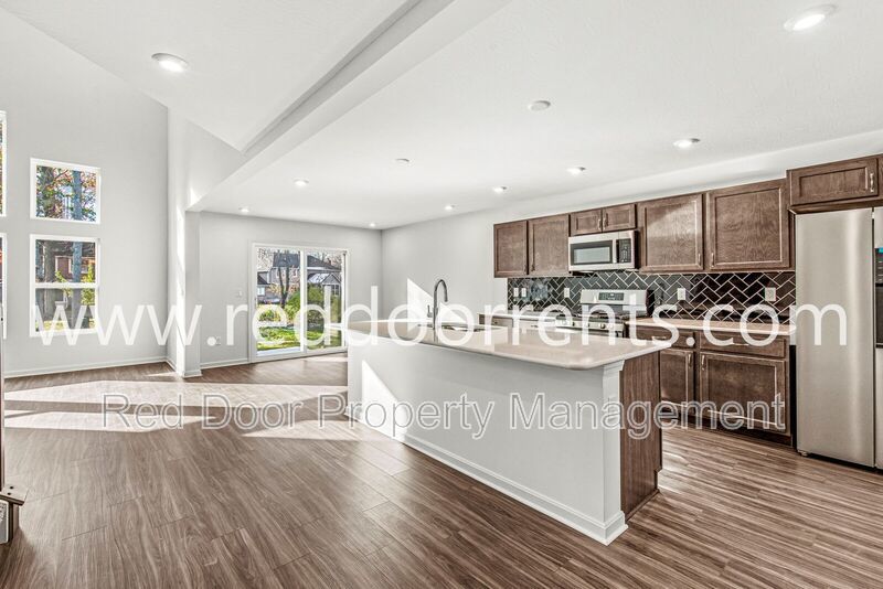 Bright & Modern Brand New Home with Over 4,300 sq ft in Avon property image