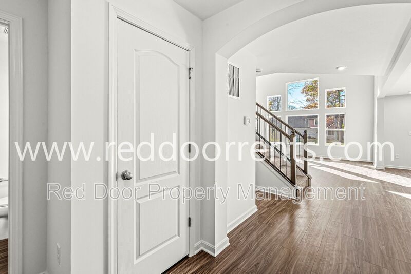 Bright & Modern Brand New Home with Over 4,300 sq ft in Avon property image