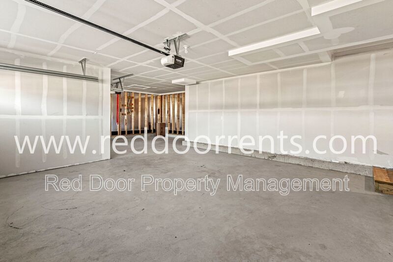 Bright & Modern Brand New Home with Over 4,300 sq ft in Avon property image