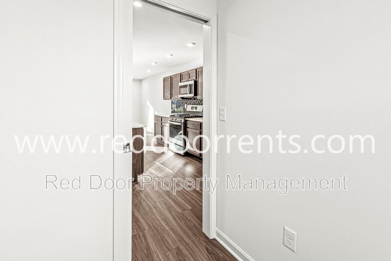 Bright & Modern Brand New Home with Over 4,300 sq ft in Avon property image