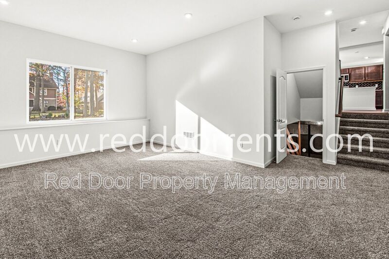 Bright & Modern Brand New Home with Over 4,300 sq ft in Avon property image