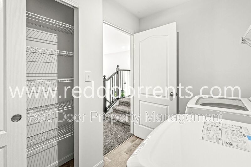 Bright & Modern Brand New Home with Over 4,300 sq ft in Avon property image