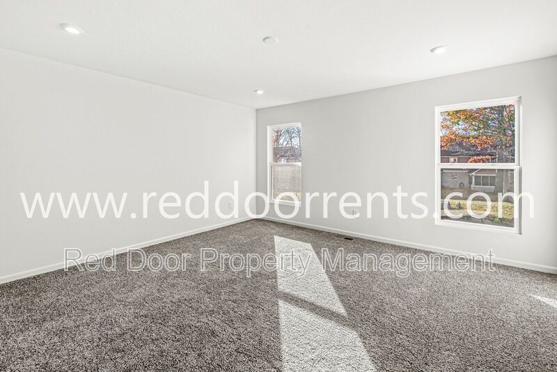 Bright & Modern Brand New Home with Over 4,300 sq ft in Avon property image