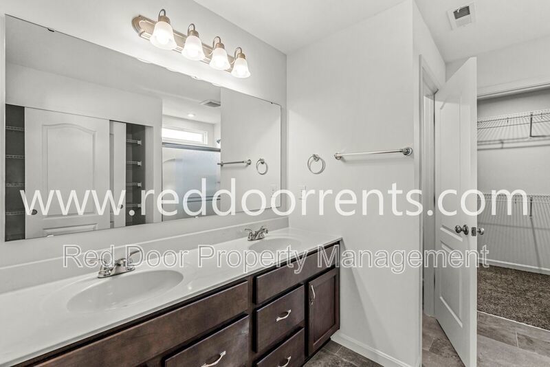 Bright & Modern Brand New Home with Over 4,300 sq ft in Avon property image