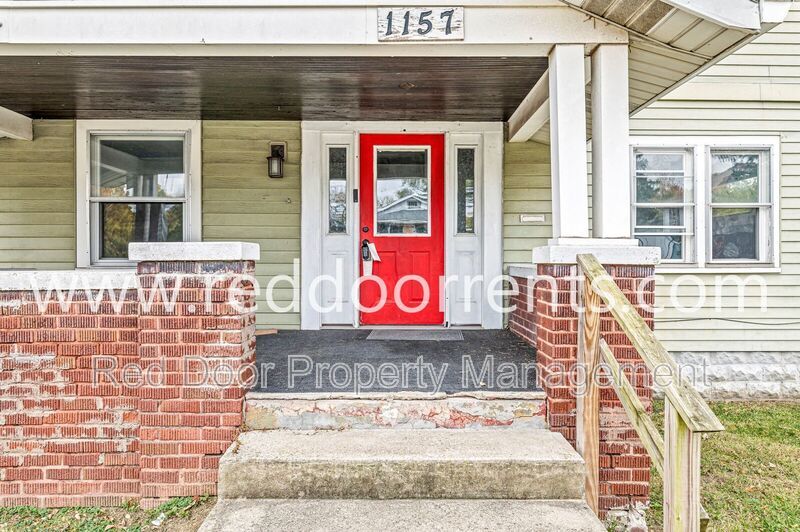 Cozy 3-Bedroom Home with Ample Space & Great Location! property image