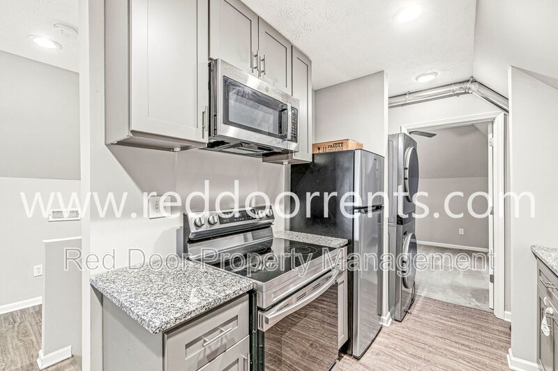 ✨Now Accepting Section 8!! ✨ Triplex Near Downtown Indianapolis property image