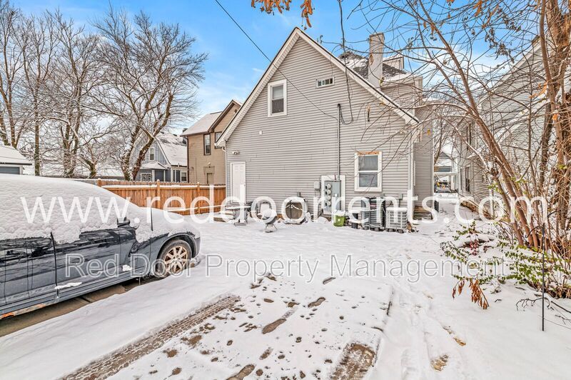 ✨Now Accepting Section 8!! ✨ Triplex Near Downtown Indianapolis property image