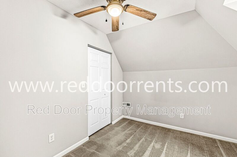 ✨Now Accepting Section 8!! ✨ Triplex Near Downtown Indianapolis property image