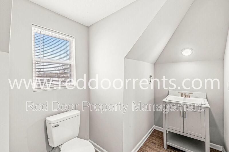 ✨Now Accepting Section 8!! ✨ Triplex Near Downtown Indianapolis property image