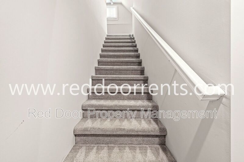 ✨Now Accepting Section 8!! ✨ Triplex Near Downtown Indianapolis property image