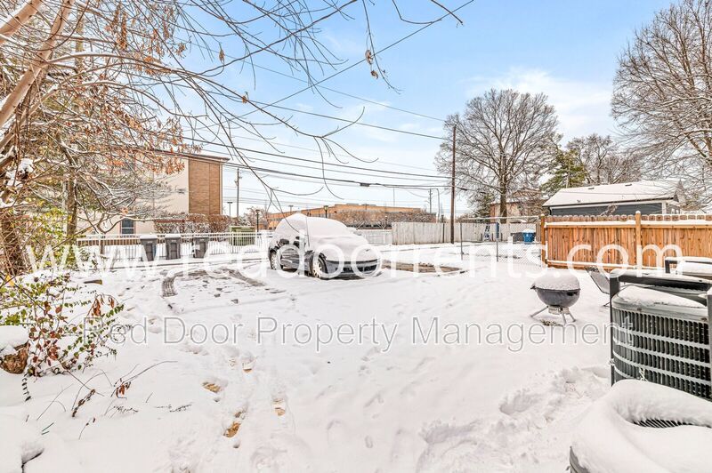 ✨Now Accepting Section 8!! ✨ Triplex Near Downtown Indianapolis property image