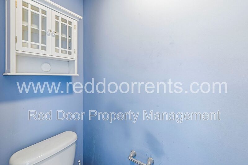 ✨ MOVE-IN SPECIAL: HALF OFF THE FIRST MONTH’S RENT!! ✨ property image