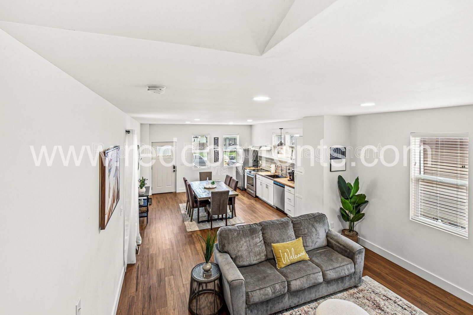 Fully Furnished 3BR/2BA Home in Indianapolis – Modern Comfort! property image