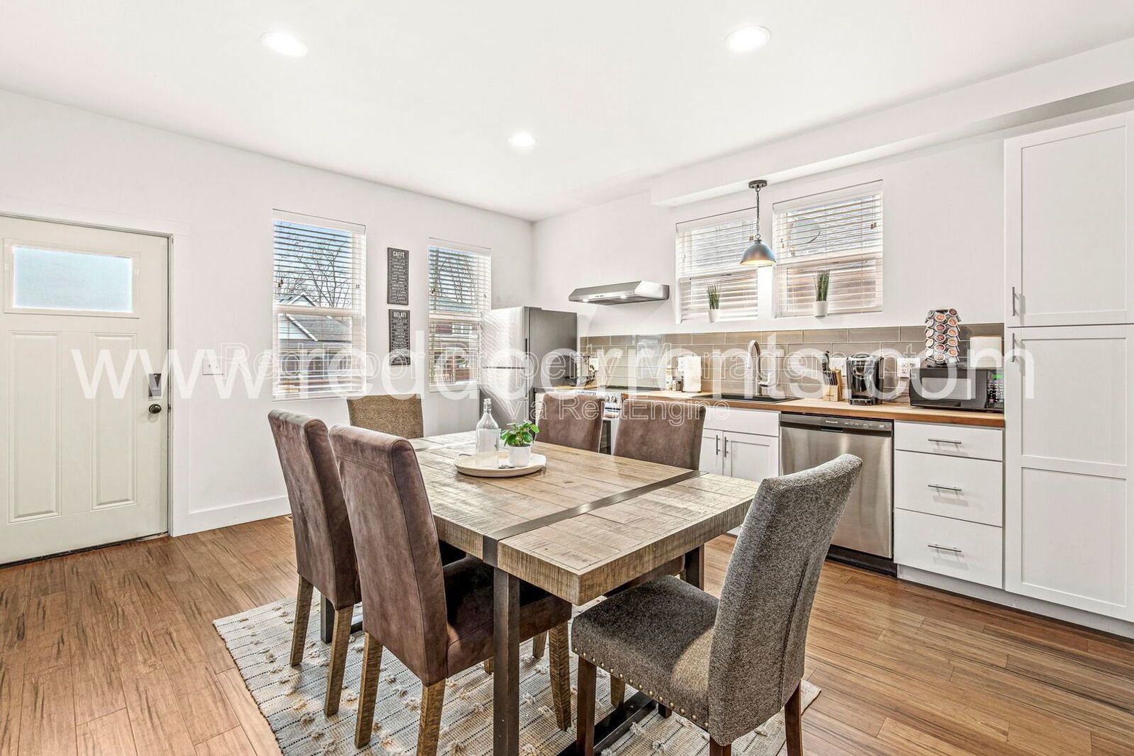 Fully Furnished 3BR/2BA Home in Indianapolis – Modern Comfort! property image