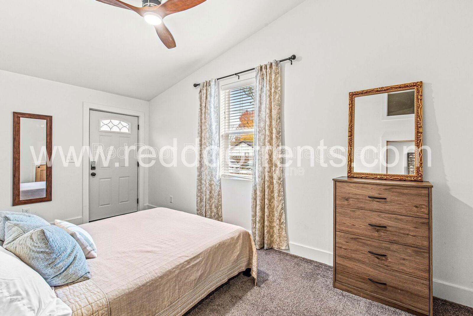 Fully Furnished 3BR/2BA Home in Indianapolis – Modern Comfort! property image