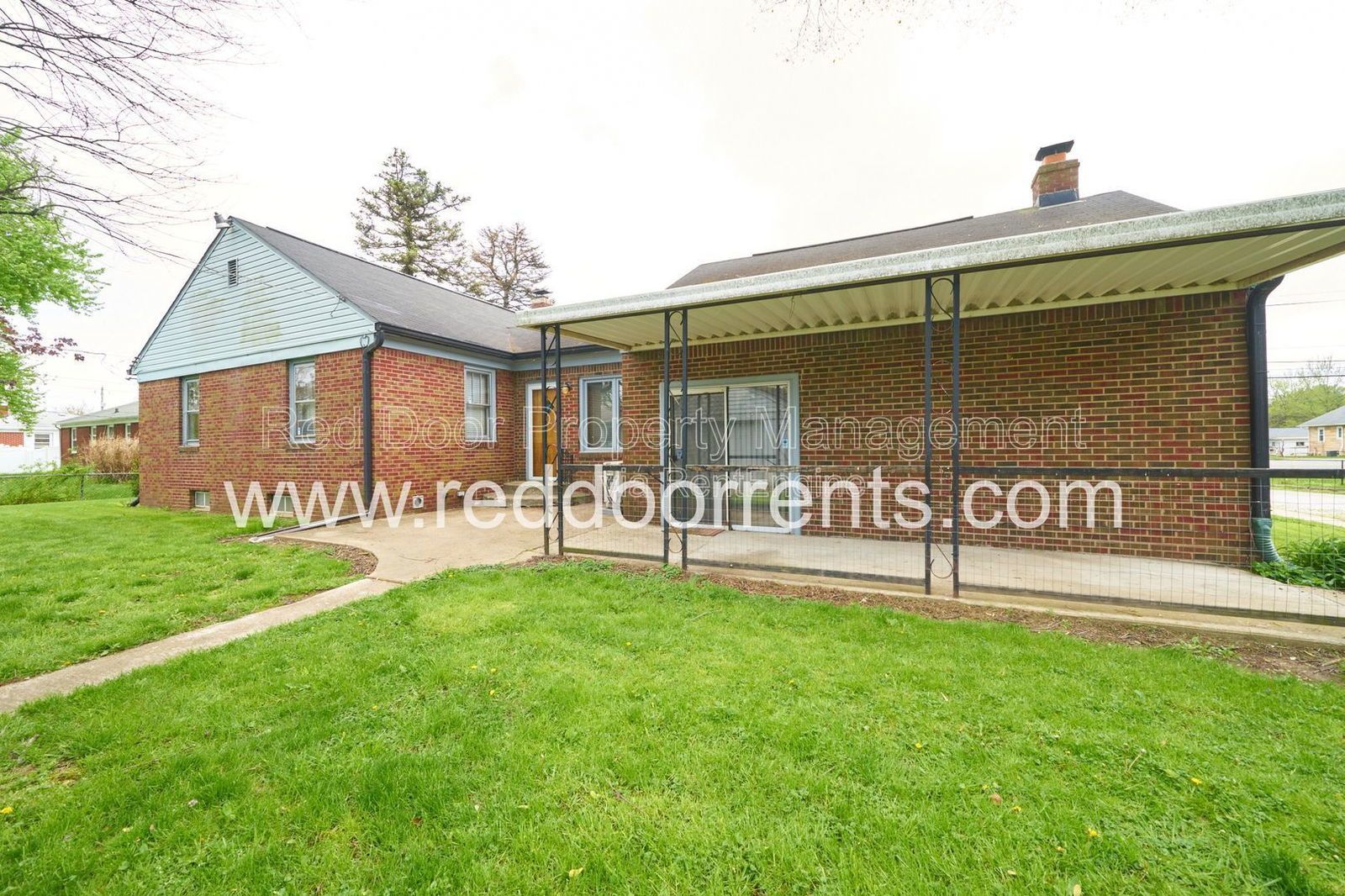 Charming 3-Bed Home with Separate Carriage Units in Indianapolis property image