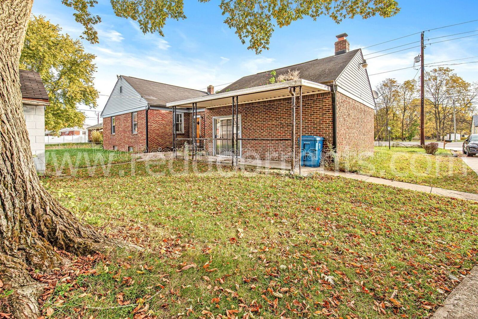 Charming 3-Bed Home with Separate Carriage Units in Indianapolis property image