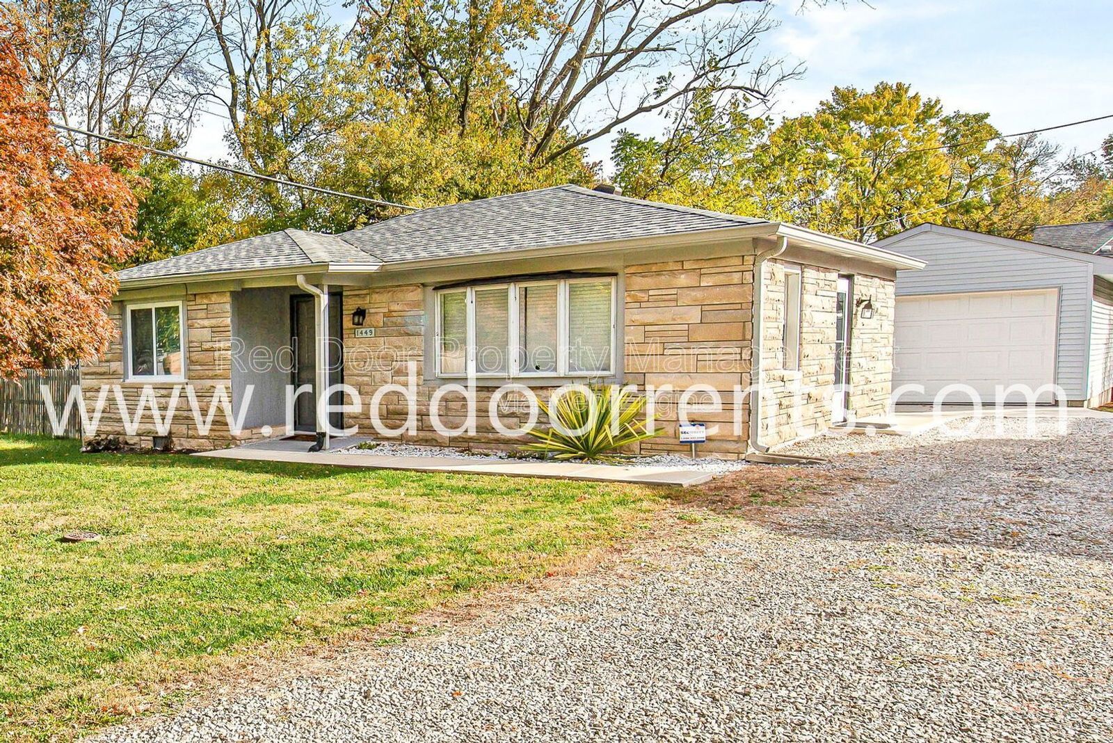 Check out this adorable and affordable 2 bedrooms/1 full bath home! property image