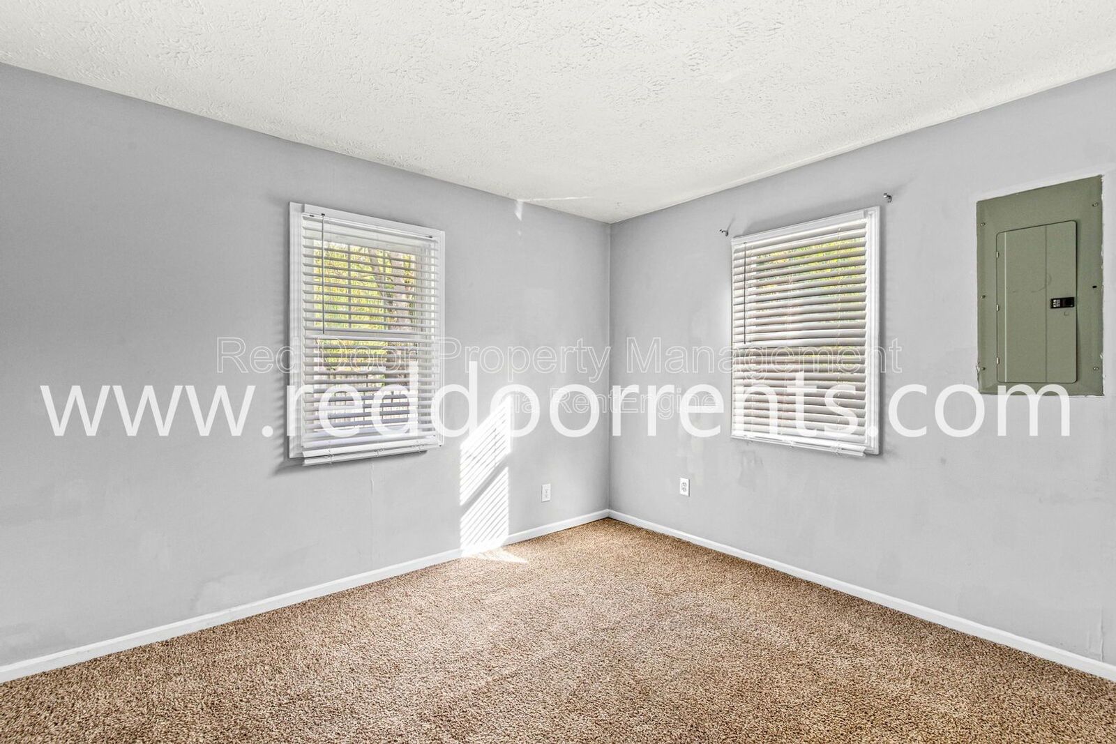 Check out this adorable and affordable 2 bedrooms/1 full bath home! property image