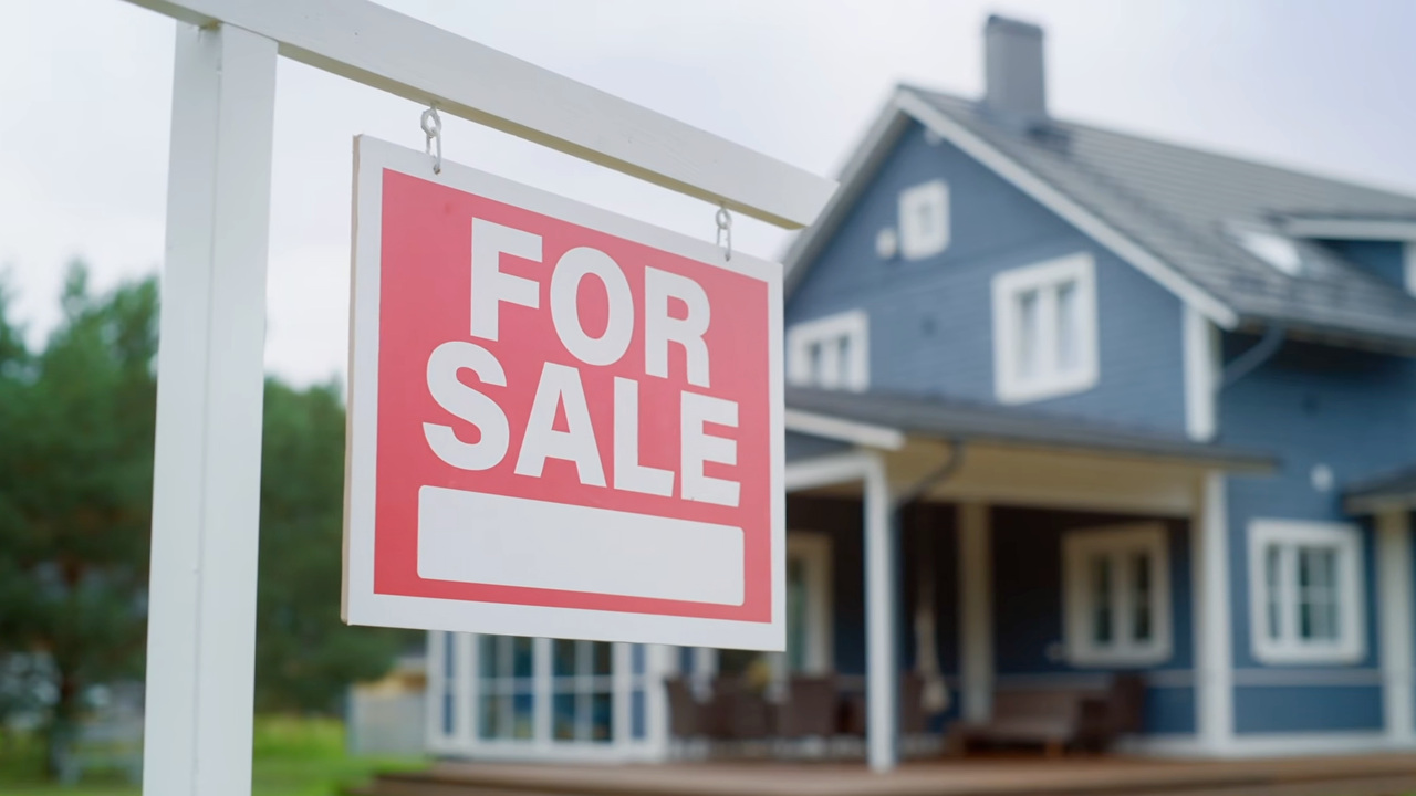 Should You Rent Your House If It Won’t Sell?